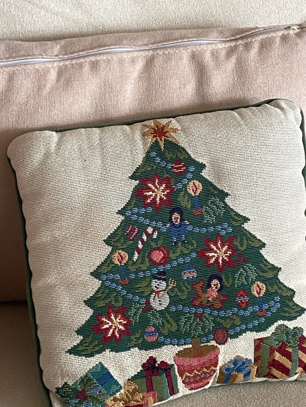 Tapestry Needle Point Throw Pillows x 3 Christmas Holidays Santa Tree